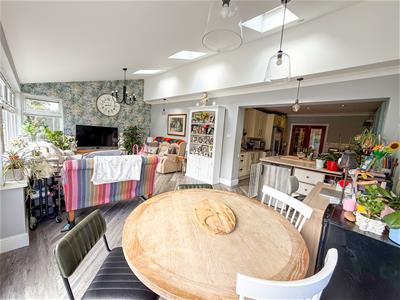 ADDITIONAL VIEW OF LOUNGE/FAMILY ROOM